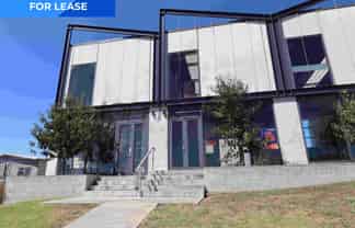 100 sqm High-Visibility Westgate for Lease