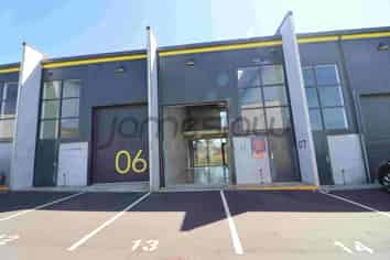 100 sqm High-Visibility Westgate for Lease