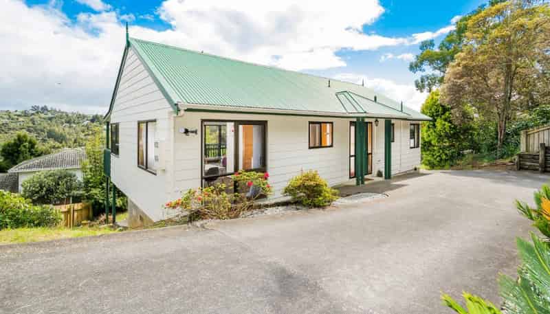 2/2 Danbury Drive, Torbay