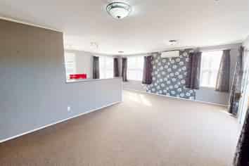 Manawatu / Whanganui - Address withheld