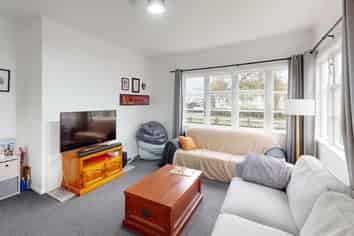 2 Koromiko Avenue, Roslyn