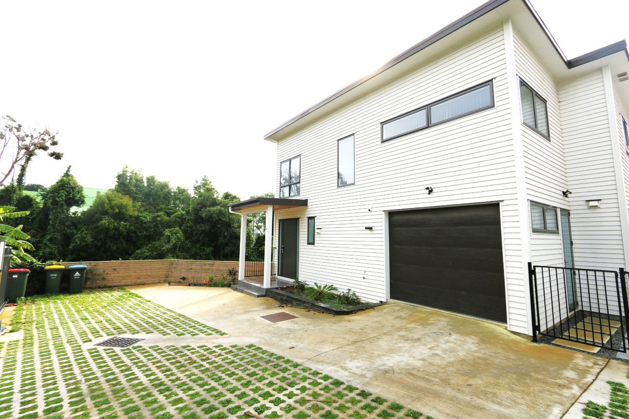 5 Bedrooms 4 bathroom house built in 2023 – pohled 2