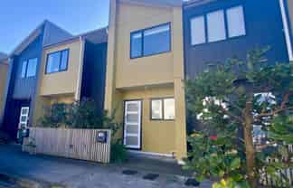 19 Eileen Newey Place, Henderson