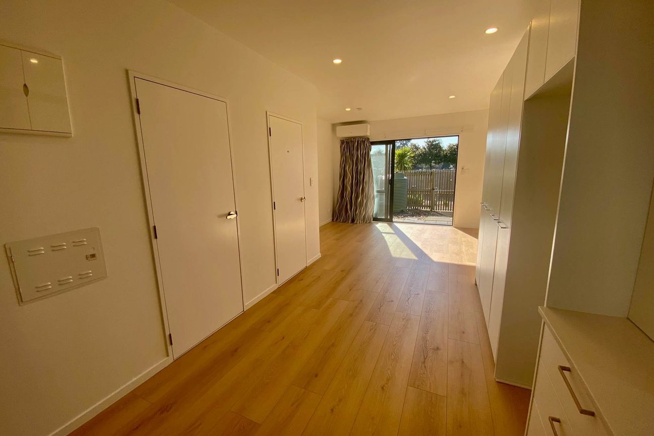 Sunny 2 bedroom with bonus study! - Więcej