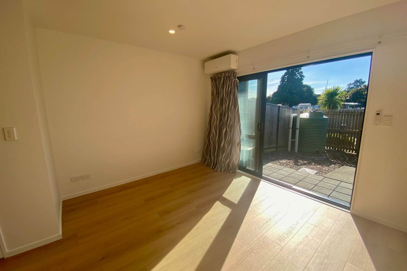 Sunny 2 bedroom with bonus study! - Widok 5