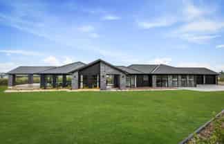 1 Runway Rise, Dairy Flat