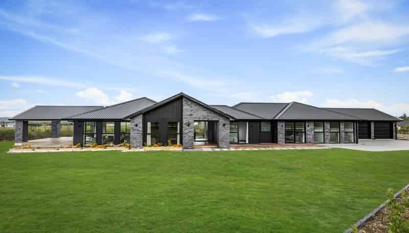 1 Runway Rise, Dairy Flat