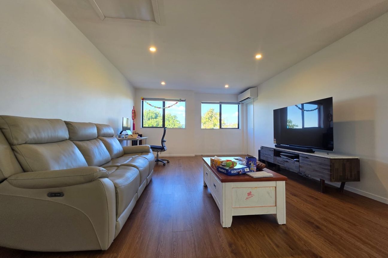 Family Home with Dual Master Suites & Two Living Areas in the Heart of Pakuranga Heights – pohled 5
