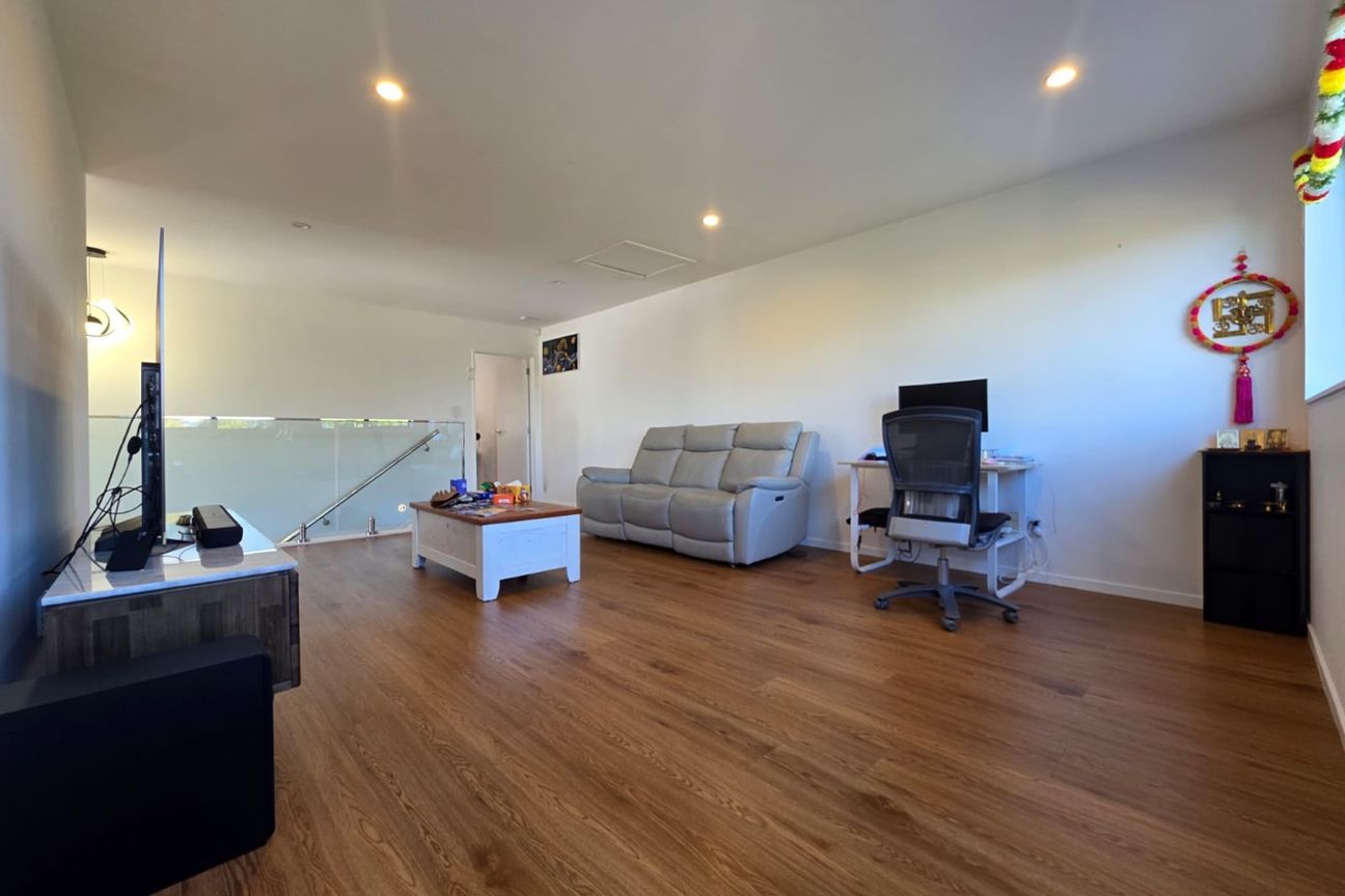Family Home with Dual Master Suites & Two Living Areas in the Heart of Pakuranga Heights – pohled 6