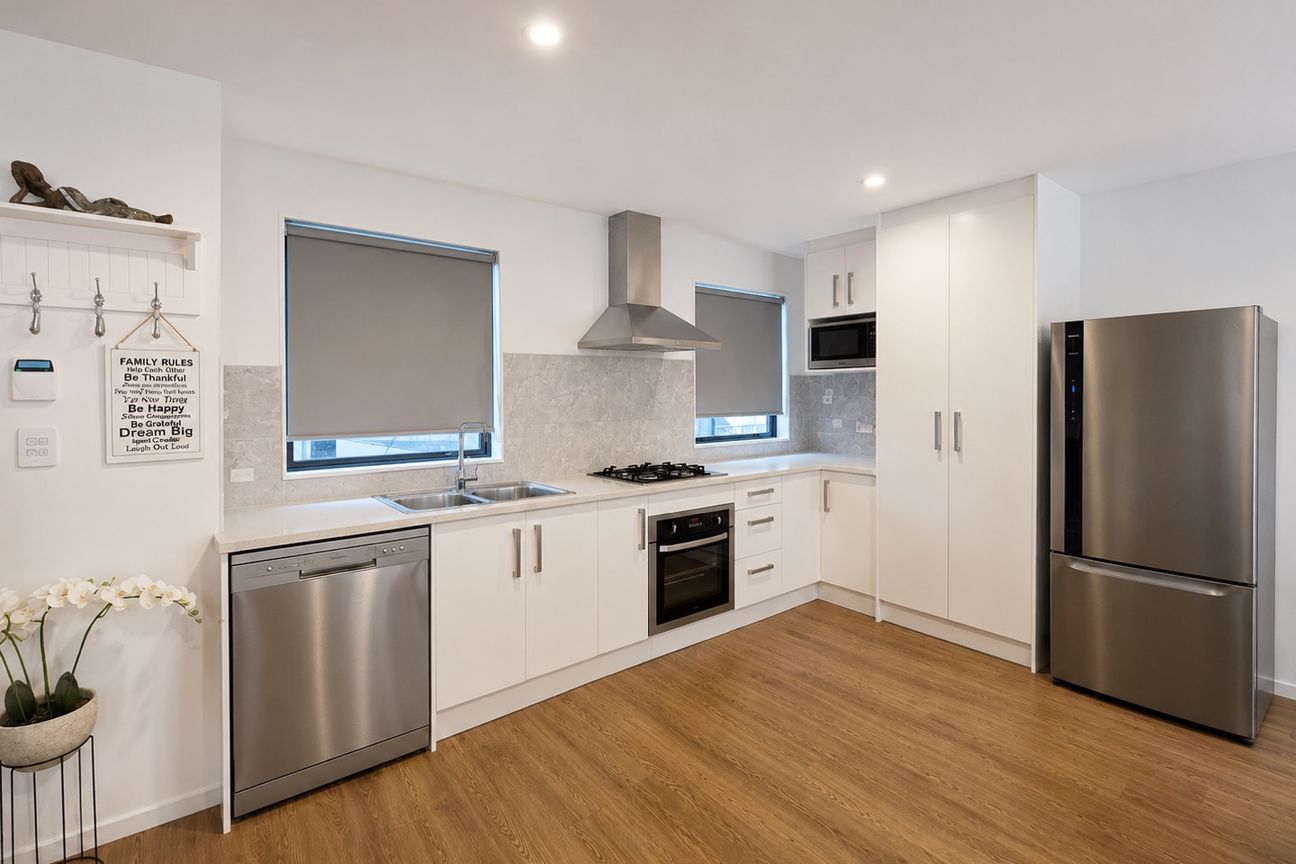 Family Home with Dual Master Suites & Two Living Areas in the Heart of Pakuranga Heights – pohled 3