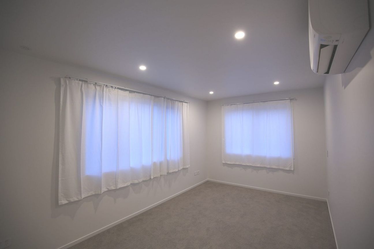 4 bedrrom nearly new house – pohled 6