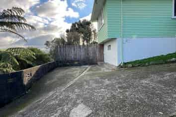 100 Helston Road, Paparangi