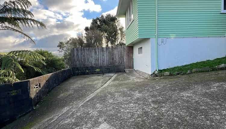 100 Helston Road, Paparangi