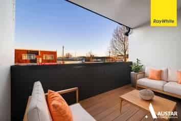 14 Todd Plaza, New Lynn