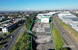Secure 7,425sqm Yard with High Stud Warehouse