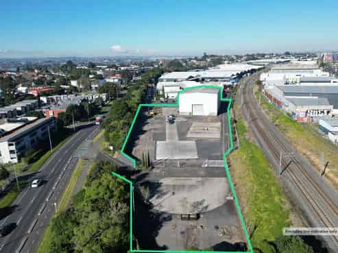 Secure 7,425sqm Yard with High Stud Warehouse