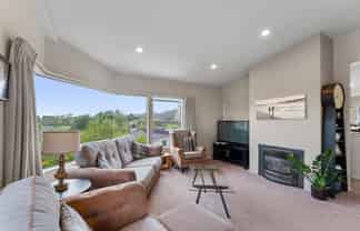 14 Charlotte Way, Raumati South