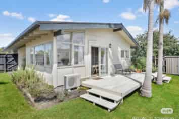 2/1A Yeovil Road, Te Atatu Peninsula