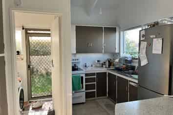 2/1A Yeovil Road, Te Atatu Peninsula