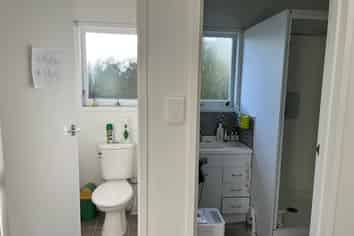 2/1A Yeovil Road, Te Atatu Peninsula