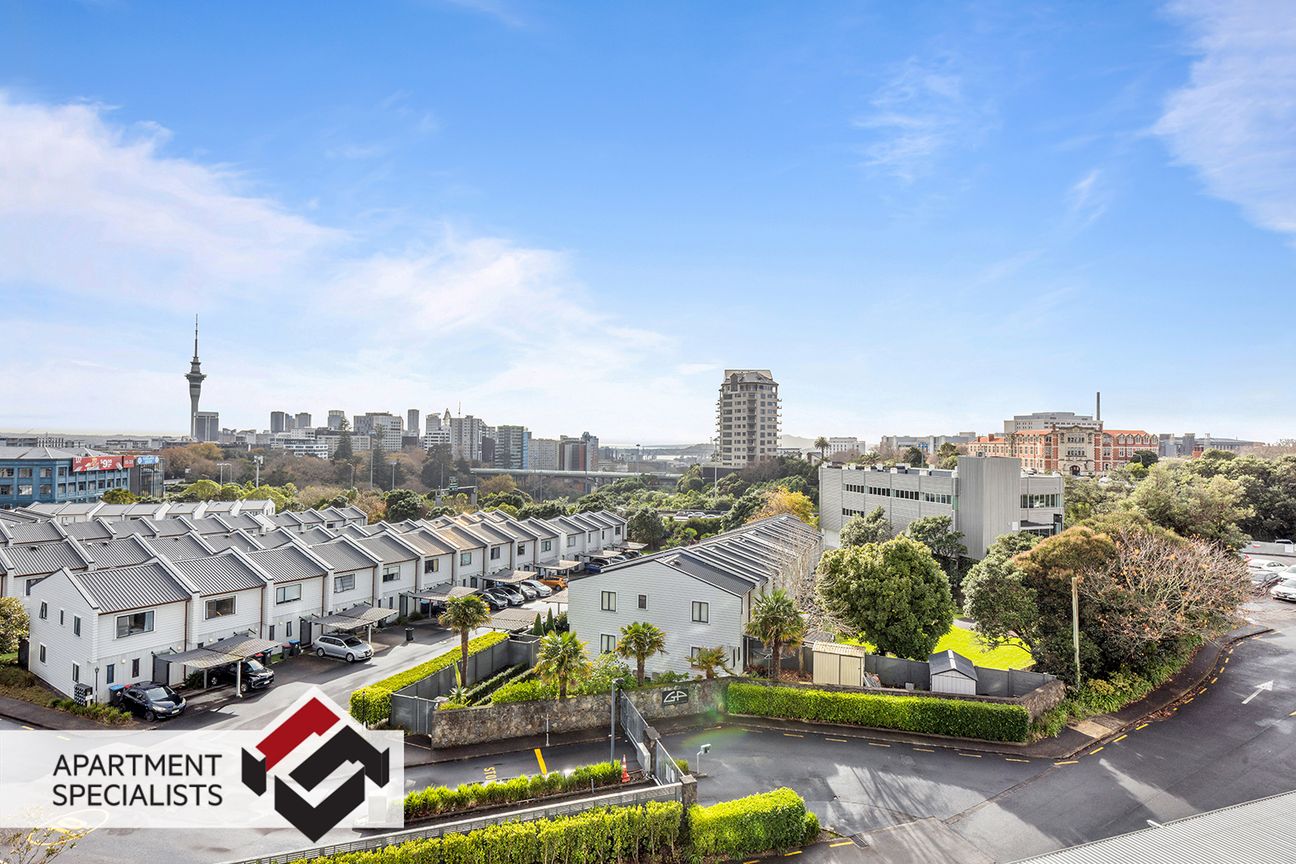 Newly Rebuilt Fringe Living with Views – pohled 5