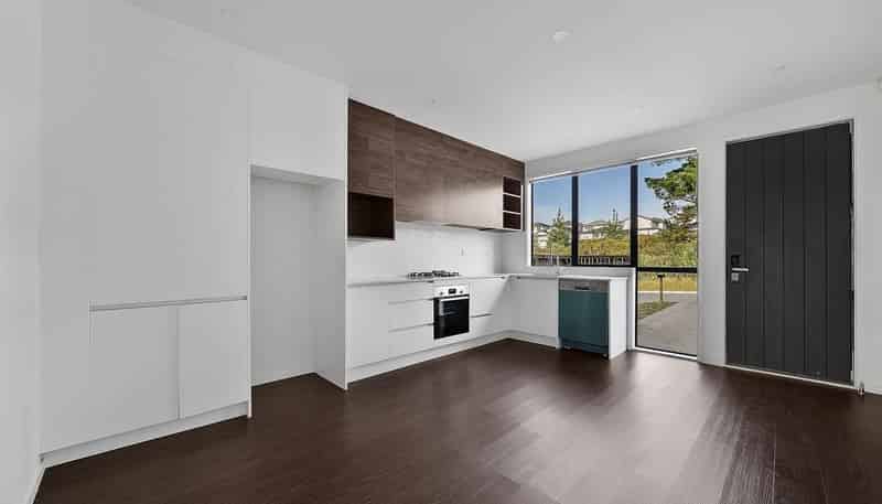 32 Karoro Road, Flat Bush