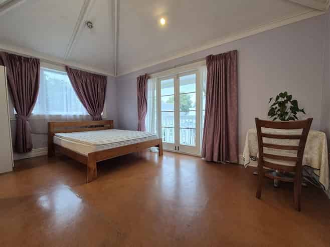 6 Onslow Avenue, Epsom