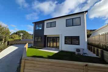 235 Main Road, Tawa