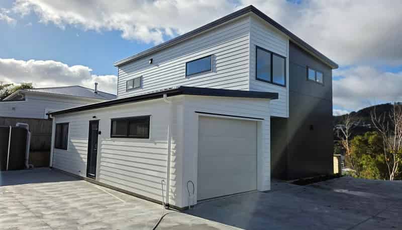 235 Main Road, Tawa
