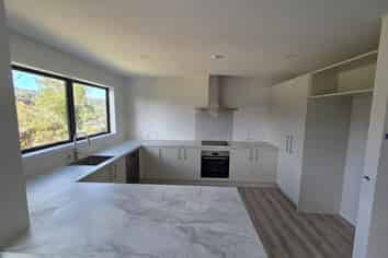 235 Main Road, Tawa