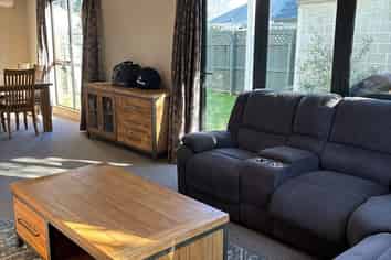 2/198 Greers Road, Bryndwr