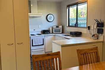 2/198 Greers Road, Bryndwr
