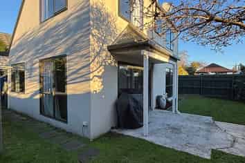2/198 Greers Road, Bryndwr
