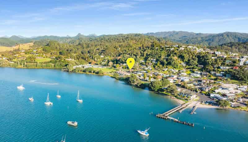 8 Grey Avenue, Tairua