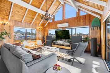 8 Grey Avenue, Tairua
