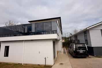 4/35A Somerset Road, Mount Roskill