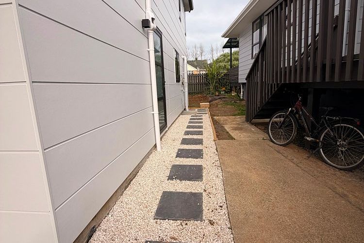 BRAND NEW MODERN 1BED ROOM GRANNY FLAT - Aanzicht 2