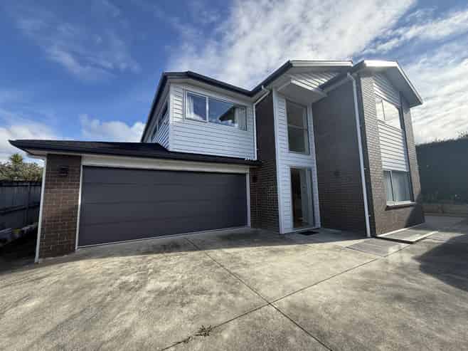 164A Royal Road, Massey