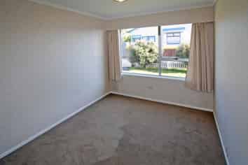 2/10 Birdwood Avenue, Moturoa