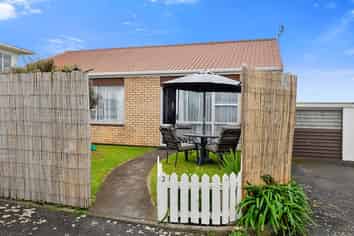 2/10 Birdwood Avenue, Moturoa