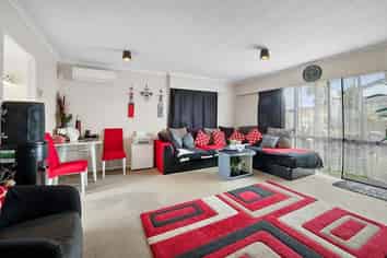 2/10 Birdwood Avenue, Moturoa