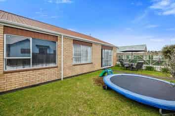 2/10 Birdwood Avenue, Moturoa