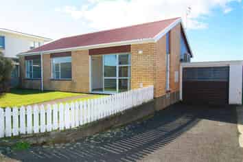 2/10 Birdwood Avenue, Moturoa