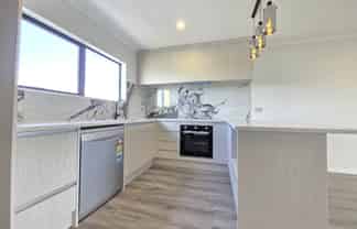 10D White Road, Manurewa