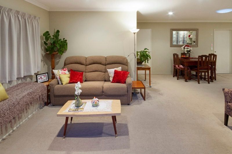 Modern 3-Bedroom Family Home in a Prime Flat Bush - Ansicht 5