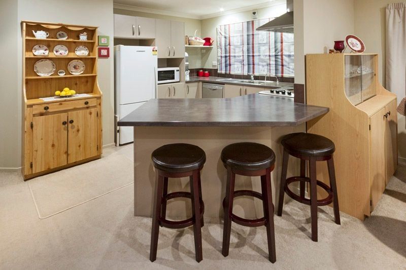 Modern 3-Bedroom Family Home in a Prime Flat Bush - Ansicht 3