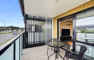 Unit 202/28 Shortfin Place, Flat Bush