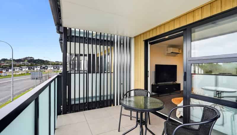 Unit 202/28 Shortfin Place, Flat Bush