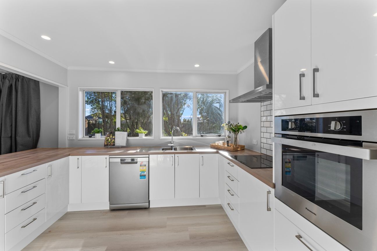 Spacious Family Home That Has It All! - Więcej