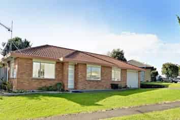 8 Rebecca Rise, Weymouth